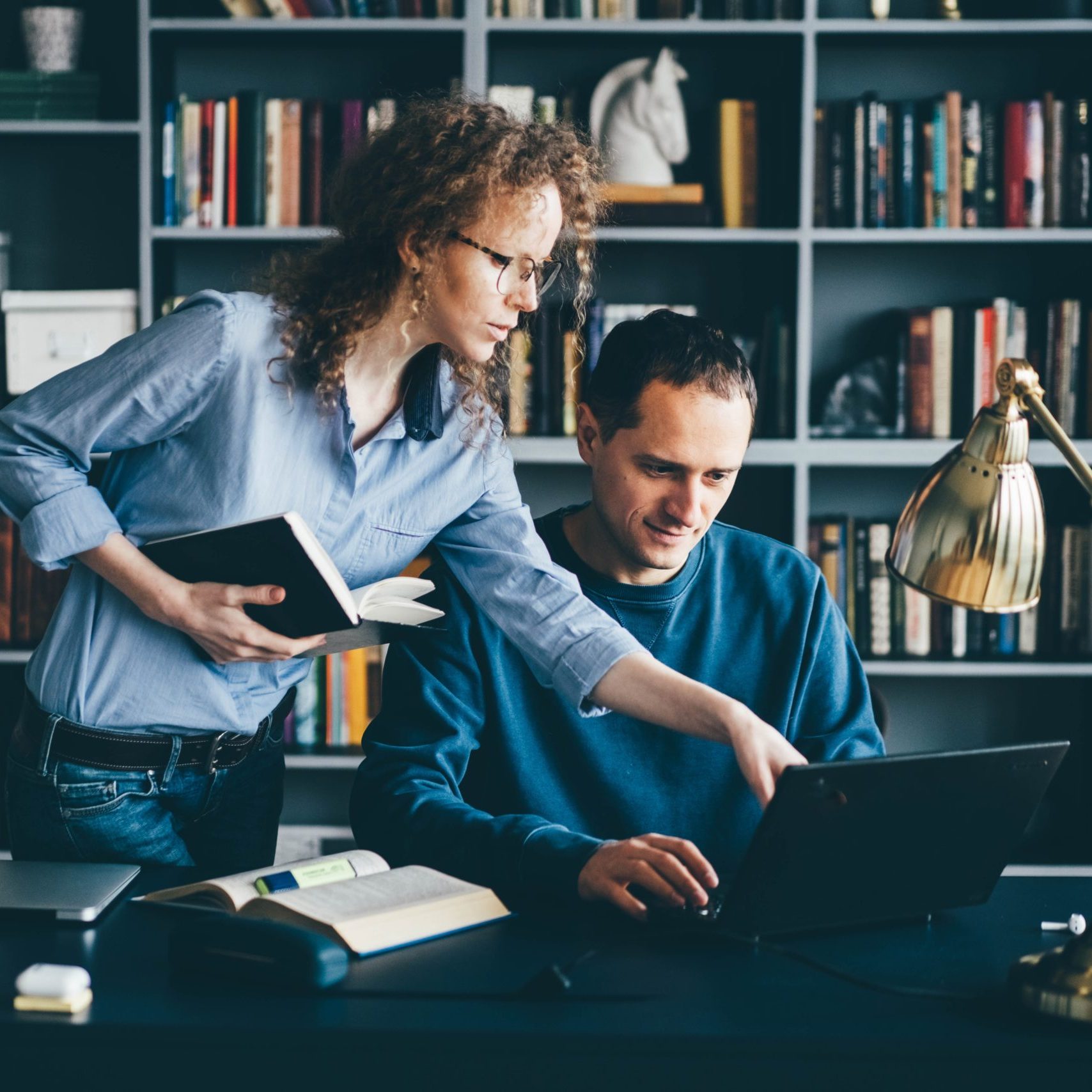 remote-business-education-couple-home-laptop-work-freelance_t20_JoEl44