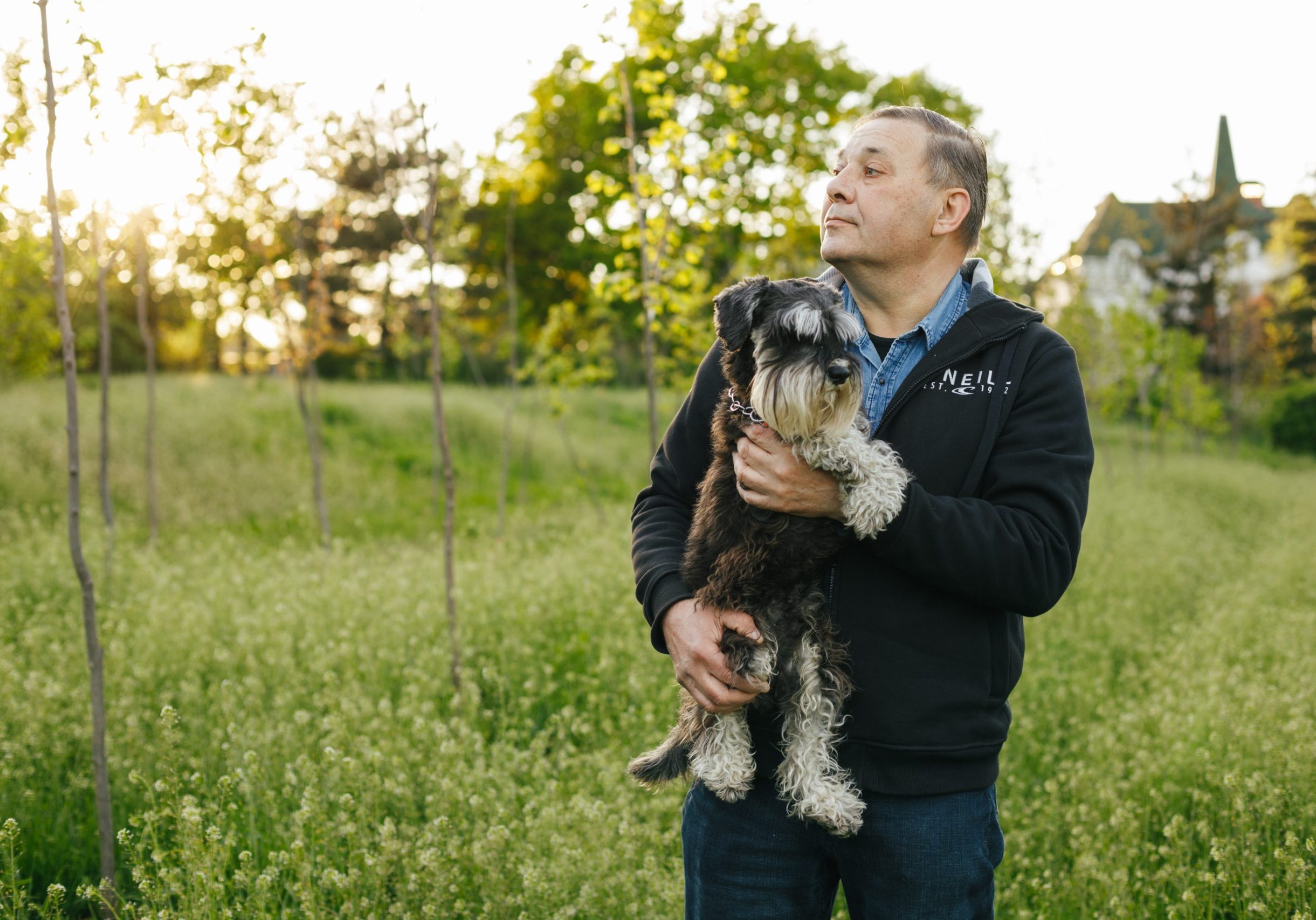 summer-green-puppy-happiness-spring-family-zwergschnauzer_t20_onw6Q4